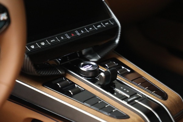 New 2026 Aston Martin Vanquish for sale $498,000 at Bugatti of Greenwich in Greenwich CT 06830 26