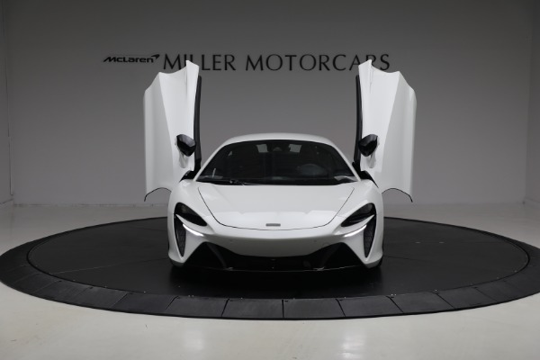 New 2026 McLaren Artura TechLux for sale $304,500 at Bugatti of Greenwich in Greenwich CT 06830 13
