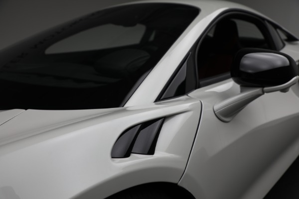 New 2026 McLaren Artura TechLux for sale $304,500 at Bugatti of Greenwich in Greenwich CT 06830 25