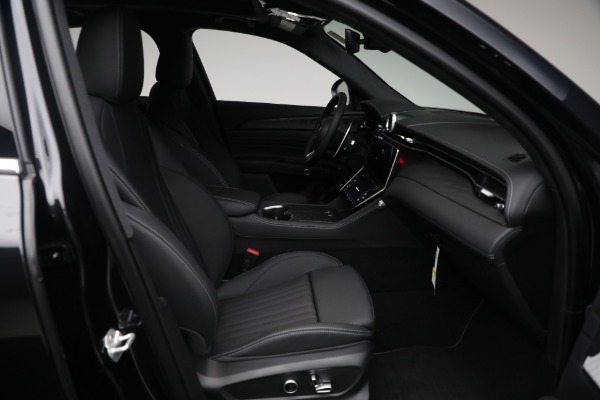 New 2025 Maserati Grecale for sale $71,889 at Bugatti of Greenwich in Greenwich CT 06830 16
