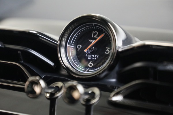 New 2025 Bentley Bentayga S Black Edition for sale $264,900 at Bugatti of Greenwich in Greenwich CT 06830 21
