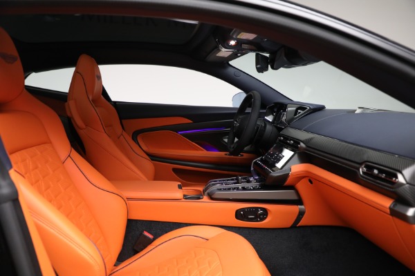 New 2025 Aston Martin Vanquish for sale $532,200 at Bugatti of Greenwich in Greenwich CT 06830 18