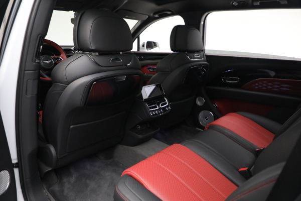Used 2025 Bentley Bentayga EWB Azure V8 for sale $259,900 at Bugatti of Greenwich in Greenwich CT 06830 18