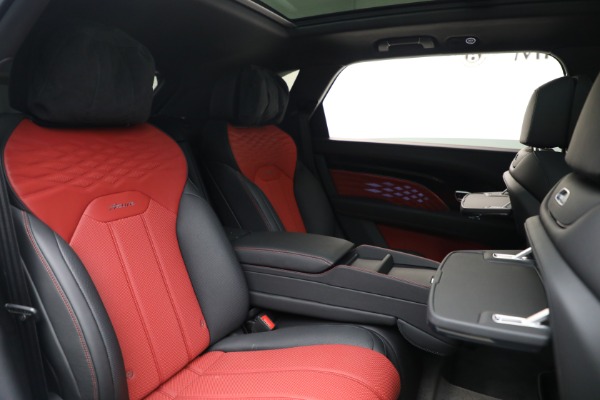 Used 2025 Bentley Bentayga EWB Azure V8 for sale $259,900 at Bugatti of Greenwich in Greenwich CT 06830 26