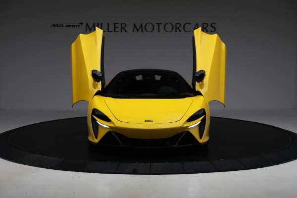 Used 2024 McLaren Artura for sale $193,900 at Bugatti of Greenwich in Greenwich CT 06830 13
