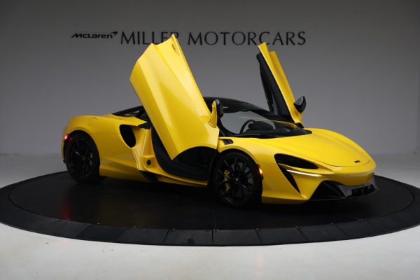 Used 2024 McLaren Artura for sale $193,900 at Bugatti of Greenwich in Greenwich CT 06830 20