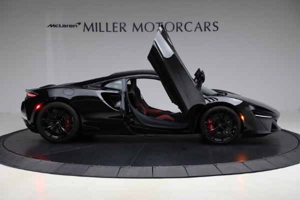 Used 2024 McLaren Artura TechLux for sale $196,900 at Bugatti of Greenwich in Greenwich CT 06830 19