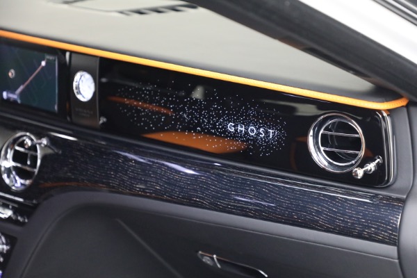 Used 2023 Rolls-Royce Ghost for sale $295,900 at Bugatti of Greenwich in Greenwich CT 06830 28