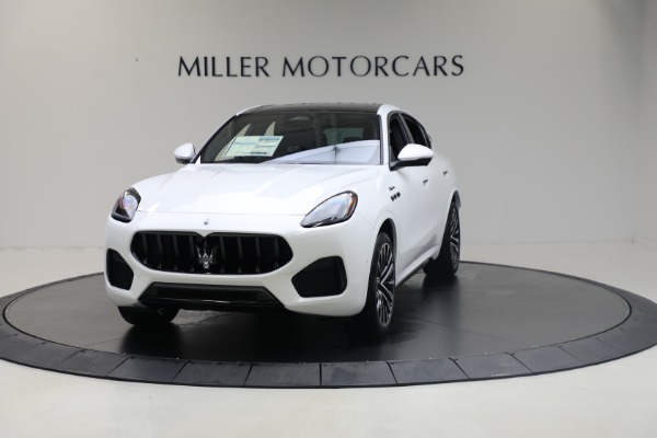 Used 2025 Maserati Grecale Modena for sale $61,116 at Bugatti of Greenwich in Greenwich CT 06830 12