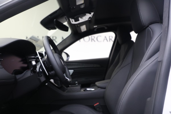Used 2025 Maserati Grecale Modena for sale $61,116 at Bugatti of Greenwich in Greenwich CT 06830 14