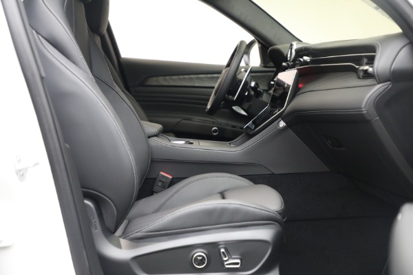Used 2025 Maserati Grecale Modena for sale $61,116 at Bugatti of Greenwich in Greenwich CT 06830 17