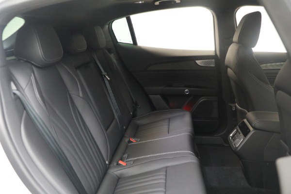 Used 2025 Maserati Grecale Modena for sale $61,116 at Bugatti of Greenwich in Greenwich CT 06830 19