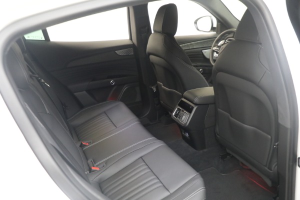 Used 2025 Maserati Grecale Modena for sale $61,116 at Bugatti of Greenwich in Greenwich CT 06830 20