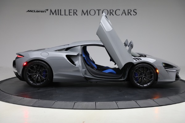 Used 2023 McLaren Artura for sale $184,900 at Bugatti of Greenwich in Greenwich CT 06830 19