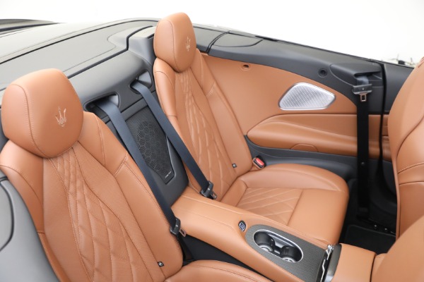 New 2026 Maserati GranCabrio Trofeo for sale $204,195 at Bugatti of Greenwich in Greenwich CT 06830 19