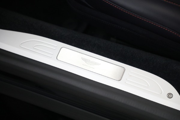 New 2026 Aston Martin Vantage Roadster for sale $253,800 at Bugatti of Greenwich in Greenwich CT 06830 28