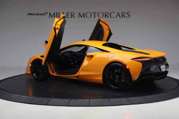 Used 2024 McLaren Artura Performance for sale $192,900 at Bugatti of Greenwich in Greenwich CT 06830 16