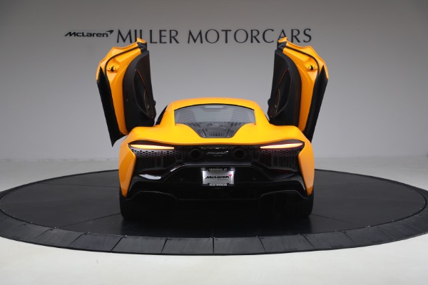 Used 2024 McLaren Artura Performance for sale $192,900 at Bugatti of Greenwich in Greenwich CT 06830 17