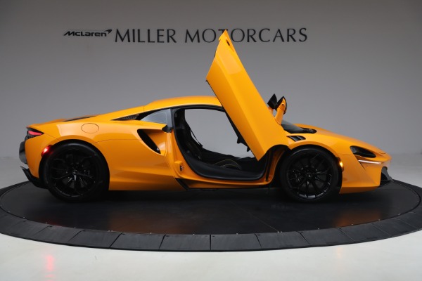 Used 2024 McLaren Artura Performance for sale $192,900 at Bugatti of Greenwich in Greenwich CT 06830 19