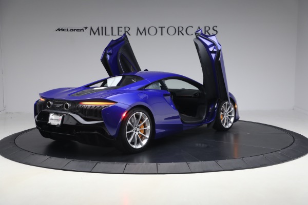 Used 2024 McLaren Artura Vision for sale $197,900 at Bugatti of Greenwich in Greenwich CT 06830 18