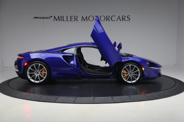 Used 2024 McLaren Artura Vision for sale $197,900 at Bugatti of Greenwich in Greenwich CT 06830 19