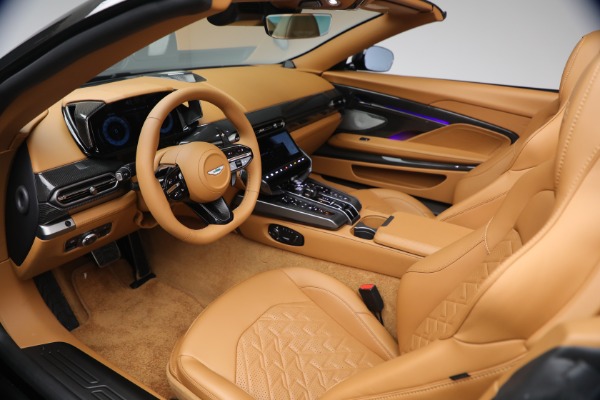 New 2026 Aston Martin Vanquish Volante for sale $581,800 at Bugatti of Greenwich in Greenwich CT 06830 25