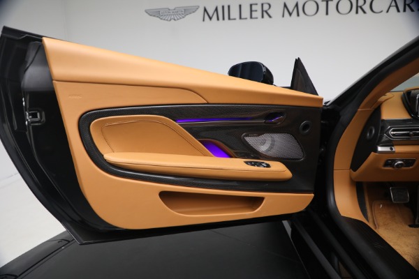 New 2026 Aston Martin Vanquish Volante for sale $581,800 at Bugatti of Greenwich in Greenwich CT 06830 28