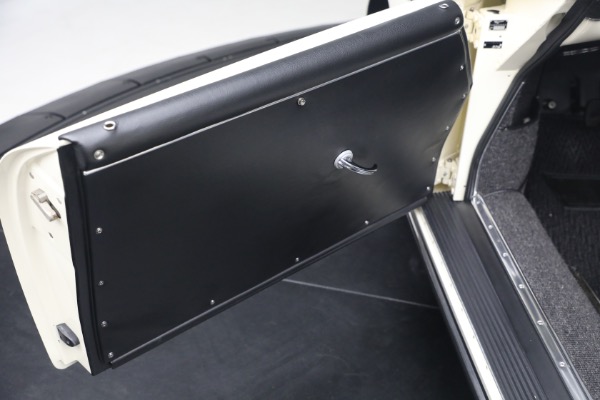 Used 1957 Porsche 356 Speedster 1600 Super for sale $434,900 at Bugatti of Greenwich in Greenwich CT 06830 28