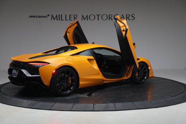 New 2026 McLaren Artura TechLux for sale $314,250 at Bugatti of Greenwich in Greenwich CT 06830 17