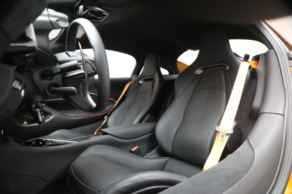 New 2026 McLaren Artura TechLux for sale $314,250 at Bugatti of Greenwich in Greenwich CT 06830 20