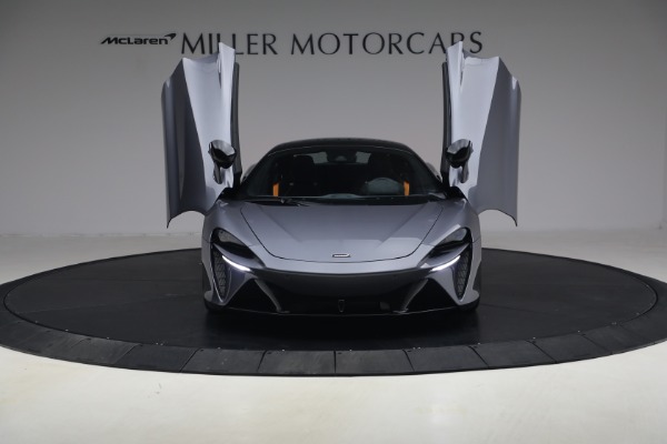 Used 2024 McLaren Artura Performance for sale $191,900 at Bugatti of Greenwich in Greenwich CT 06830 14