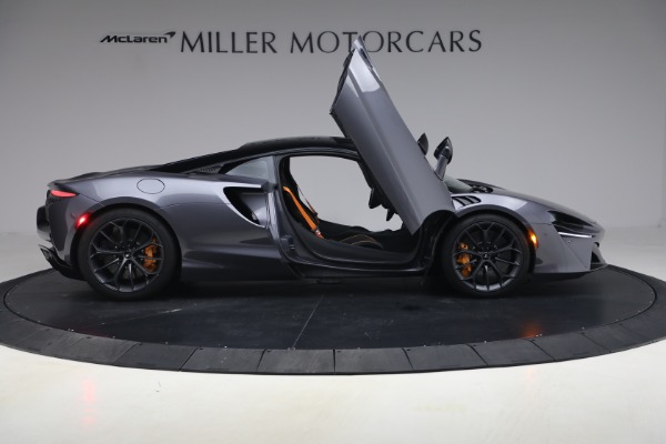 Used 2024 McLaren Artura Performance for sale $191,900 at Bugatti of Greenwich in Greenwich CT 06830 20
