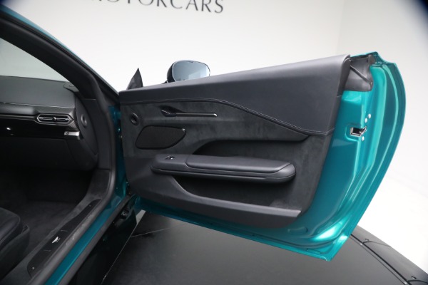 Used 2025 Aston Martin Vantage for sale $192,900 at Bugatti of Greenwich in Greenwich CT 06830 24