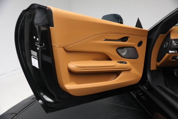 New 2026 Aston Martin Vantage Roadster for sale $265,600 at Bugatti of Greenwich in Greenwich CT 06830 25