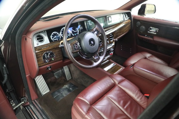 Used 2018 Rolls-Royce Phantom EWB for sale $309,900 at Bugatti of Greenwich in Greenwich CT 06830 14