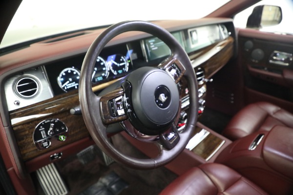 Used 2018 Rolls-Royce Phantom EWB for sale $309,900 at Bugatti of Greenwich in Greenwich CT 06830 15