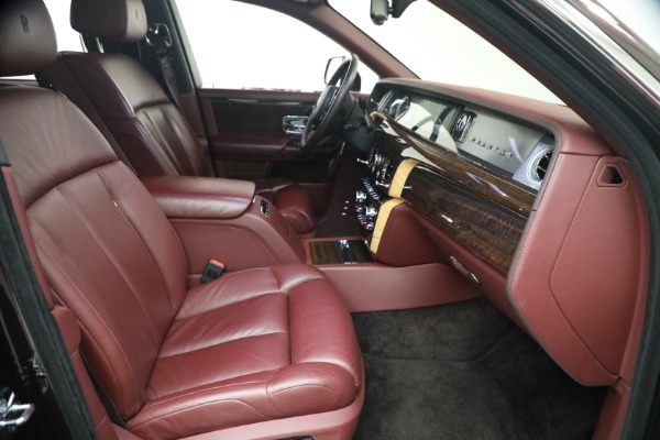 Used 2018 Rolls-Royce Phantom EWB for sale $309,900 at Bugatti of Greenwich in Greenwich CT 06830 17