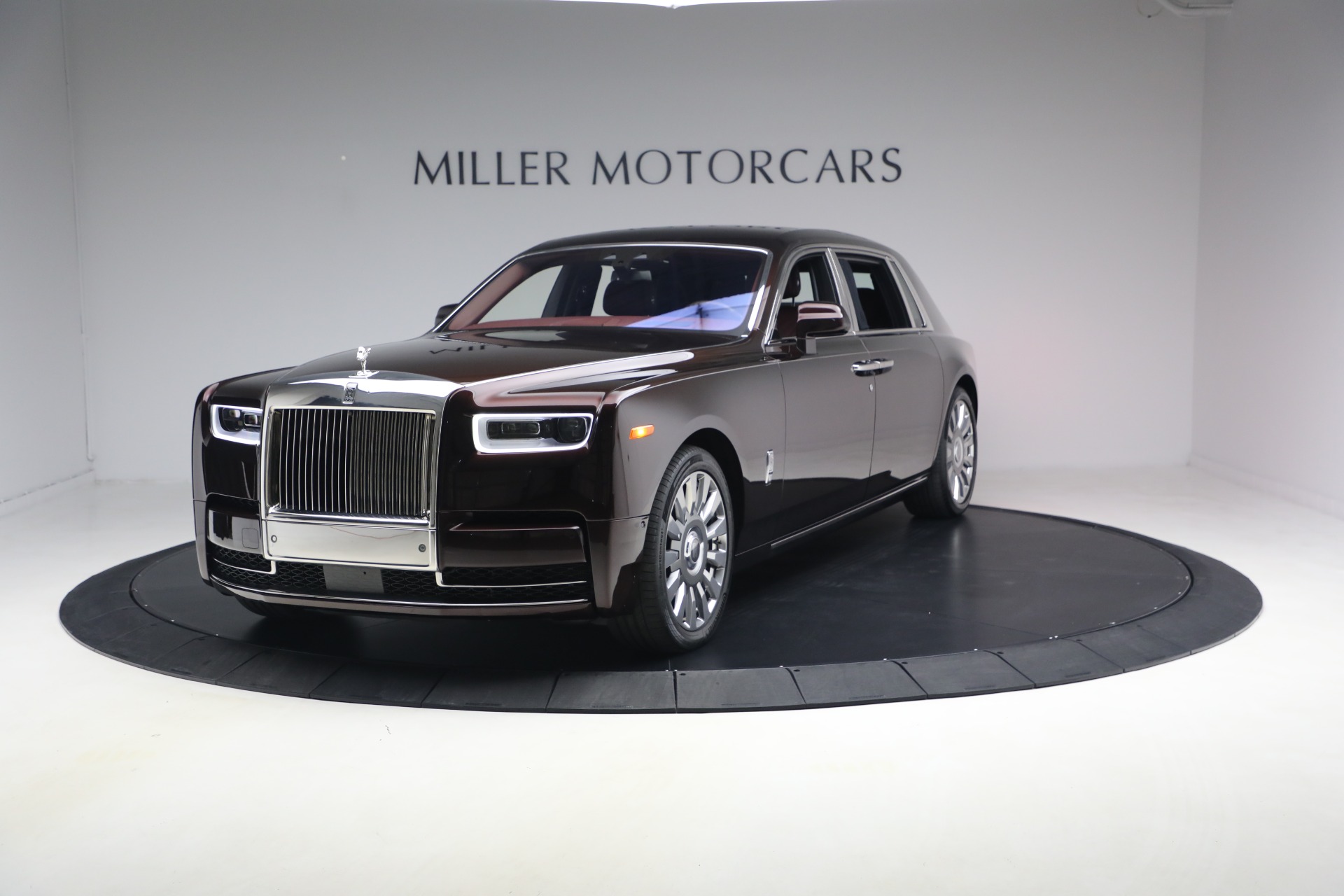 Used 2018 Rolls-Royce Phantom EWB for sale $309,900 at Bugatti of Greenwich in Greenwich CT 06830 1