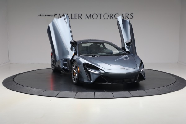 New 2026 McLaren Artura Performance for sale $305,700 at Bugatti of Greenwich in Greenwich CT 06830 19
