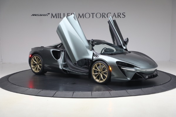 New 2026 McLaren Artura Spider Performance for sale $337,300 at Bugatti of Greenwich in Greenwich CT 06830 19