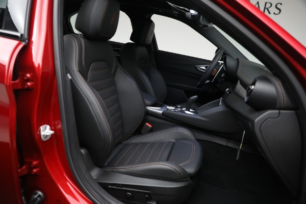 New 2025 Alfa Romeo Giulia Intensa for sale $54,575 at Bugatti of Greenwich in Greenwich CT 06830 17