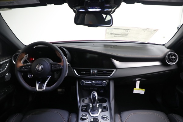 New 2025 Alfa Romeo Giulia Intensa for sale $54,575 at Bugatti of Greenwich in Greenwich CT 06830 22