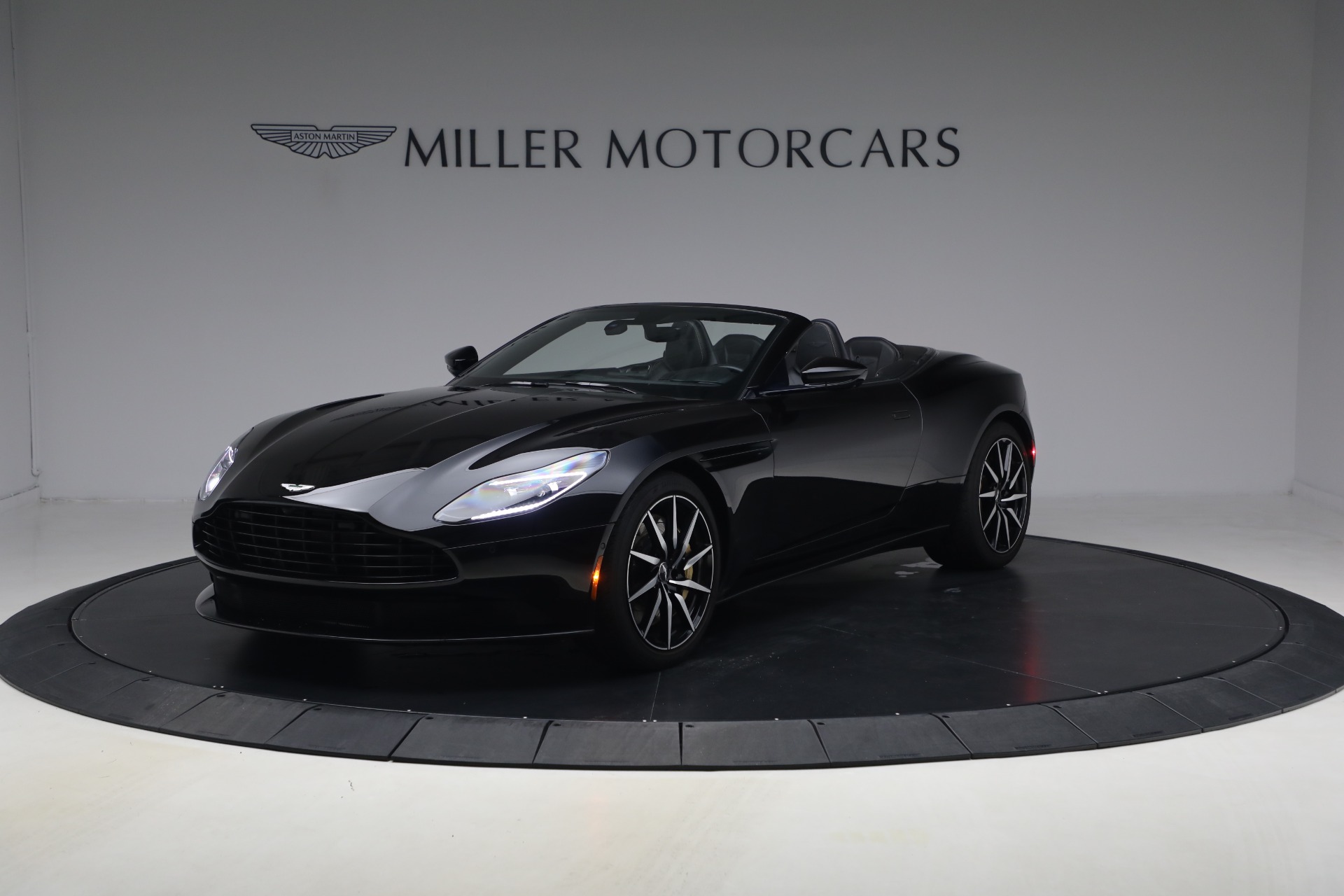 Used 2020 Aston Martin DB11 Volante for sale $121,900 at Bugatti of Greenwich in Greenwich CT 06830 1
