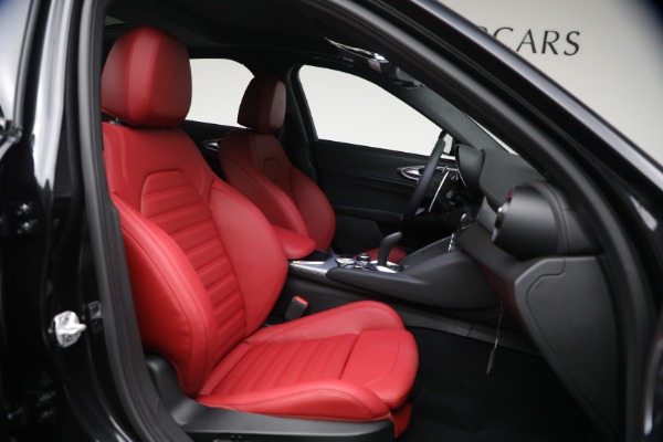 New 2026 Alfa Romeo Giulia VELOCE for sale $58,615 at Bugatti of Greenwich in Greenwich CT 06830 19