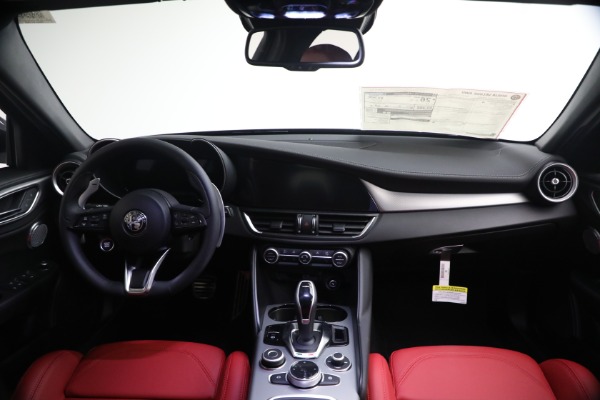 New 2026 Alfa Romeo Giulia VELOCE for sale $58,615 at Bugatti of Greenwich in Greenwich CT 06830 22