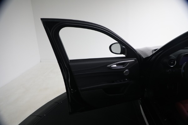 New 2026 Alfa Romeo Giulia VELOCE for sale $58,615 at Bugatti of Greenwich in Greenwich CT 06830 24