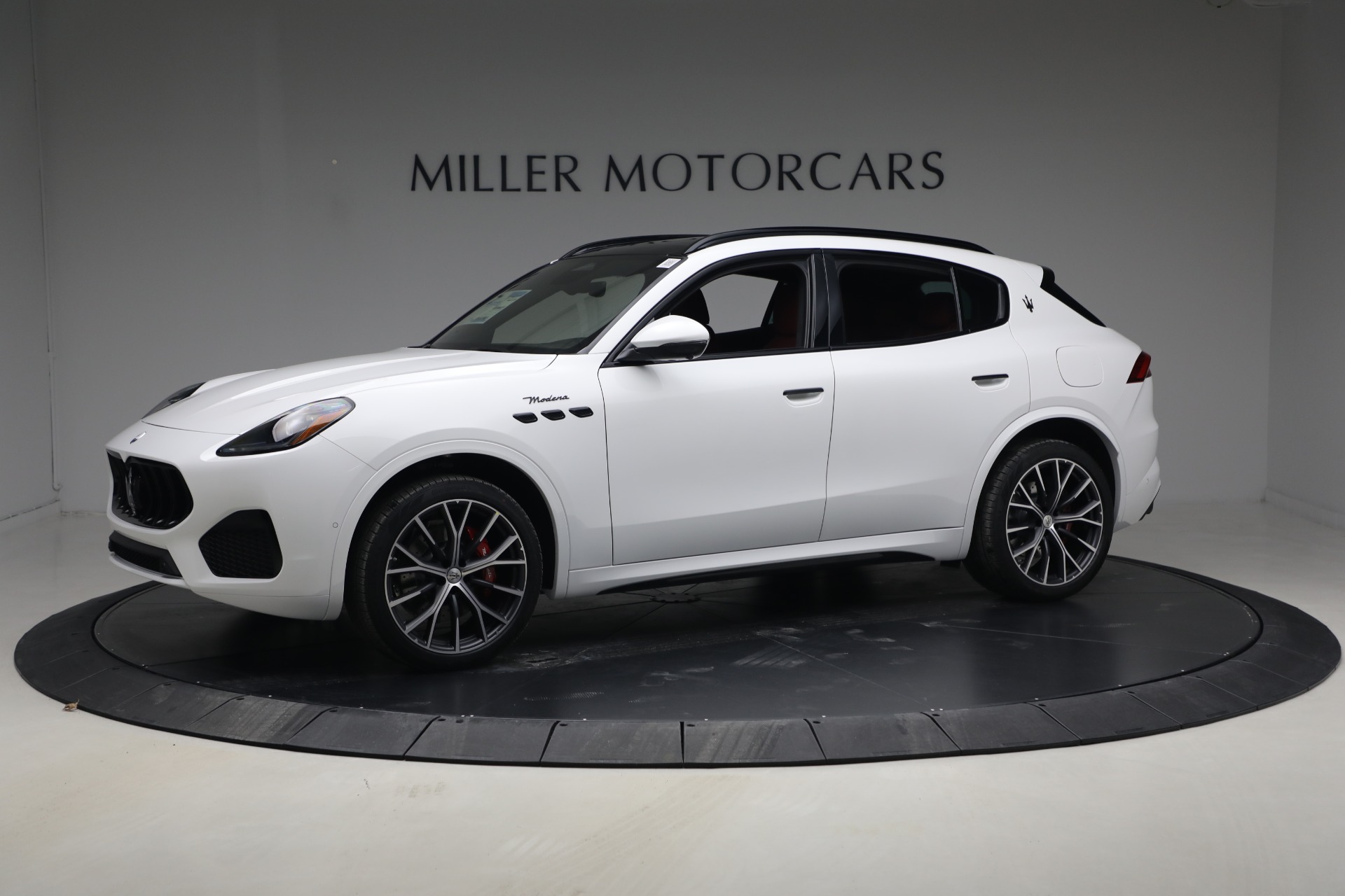 New 2026 Maserati Grecale Modena for sale $99,195 at Bugatti of Greenwich in Greenwich CT 06830 1