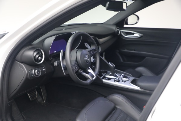 New 2026 Alfa Romeo Giulia for sale $43,000 at Bugatti of Greenwich in Greenwich CT 06830 19