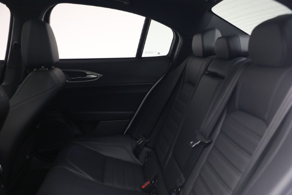 New 2026 Alfa Romeo Giulia for sale $43,000 at Bugatti of Greenwich in Greenwich CT 06830 20