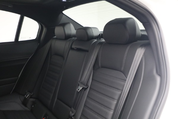 New 2026 Alfa Romeo Giulia for sale $43,000 at Bugatti of Greenwich in Greenwich CT 06830 21